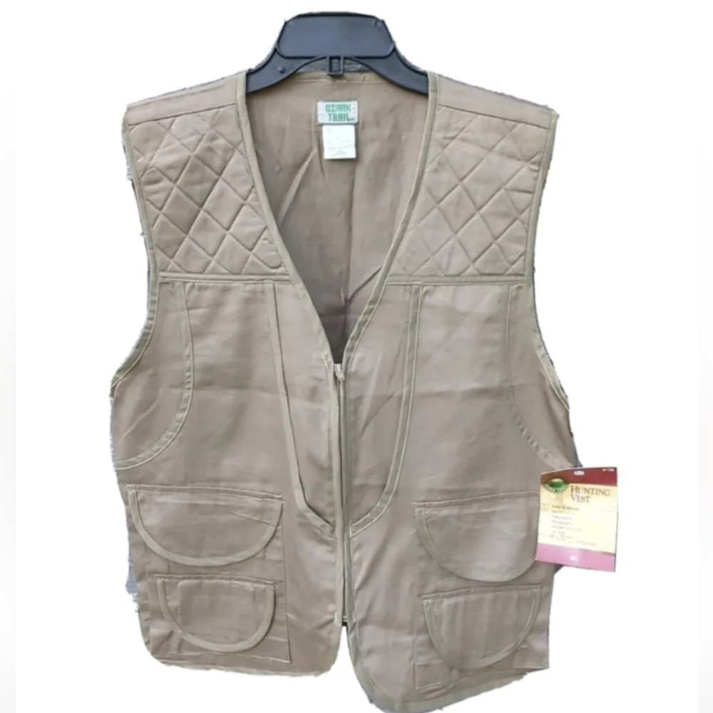 Men’s Hunting Vest Ozark Trail  Size Large Lightweight Khaki Zip Up. New